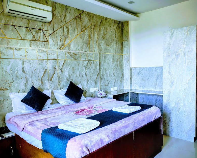 Ambika hotel 1000165191