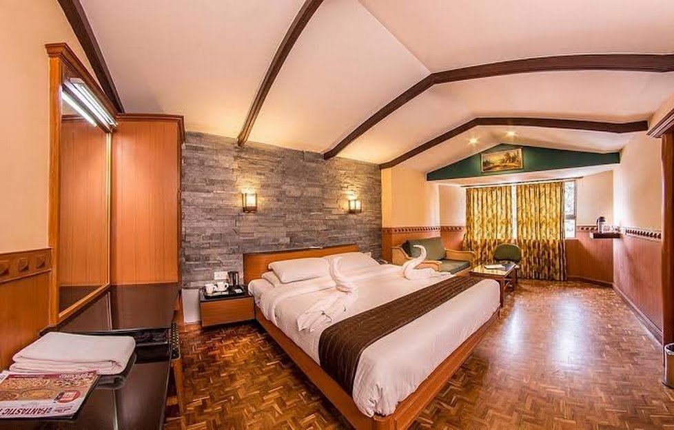 Hill top towers 1000165239